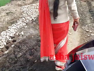 Desi shire aunty was going alone, she was patted
